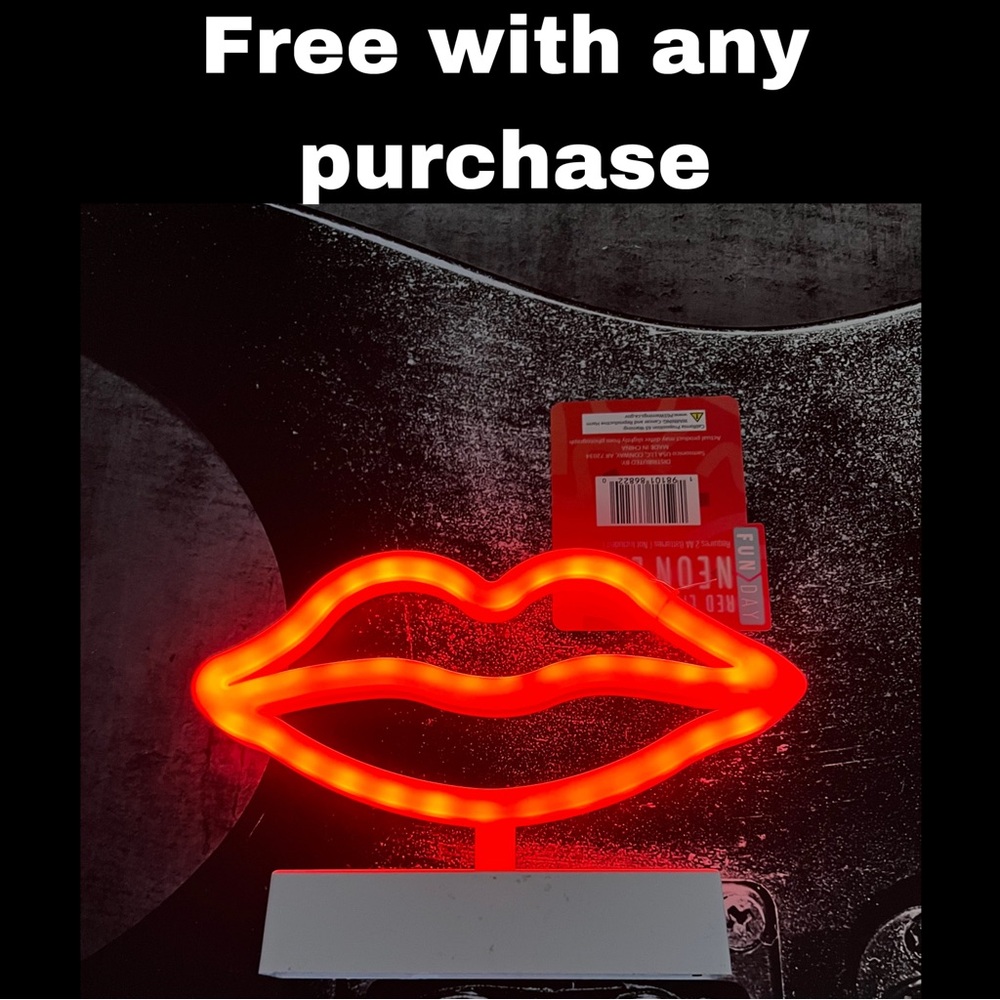 NWT Red Lips Neon Light